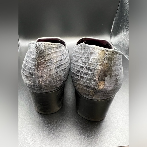 MUNRO Billie Pump women’s Heels Size 6.5Wide in Grey Lizard/Grey Fabric - Picture 4 of 12